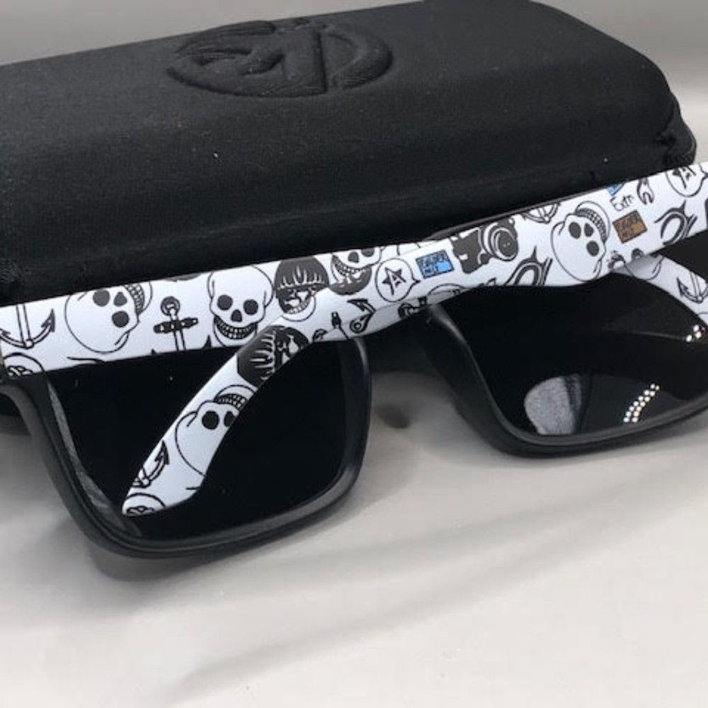 TWO New In Plastic KDeam Sunglasses - Picture 9 of 9